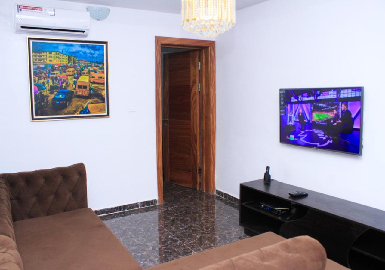 24/7 Luxury Apartment Лагос Екстериор снимка