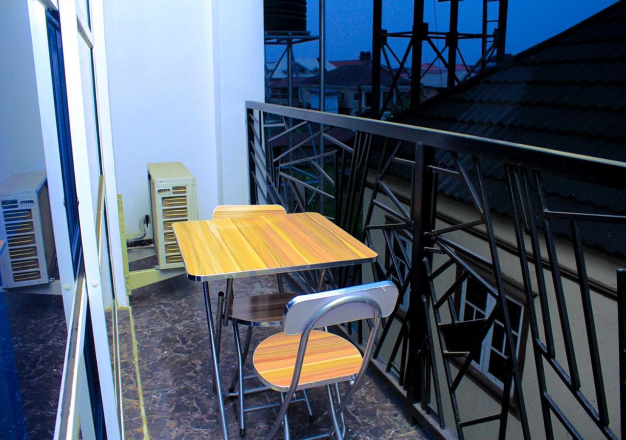 24/7 Luxury Apartment Лагос Екстериор снимка