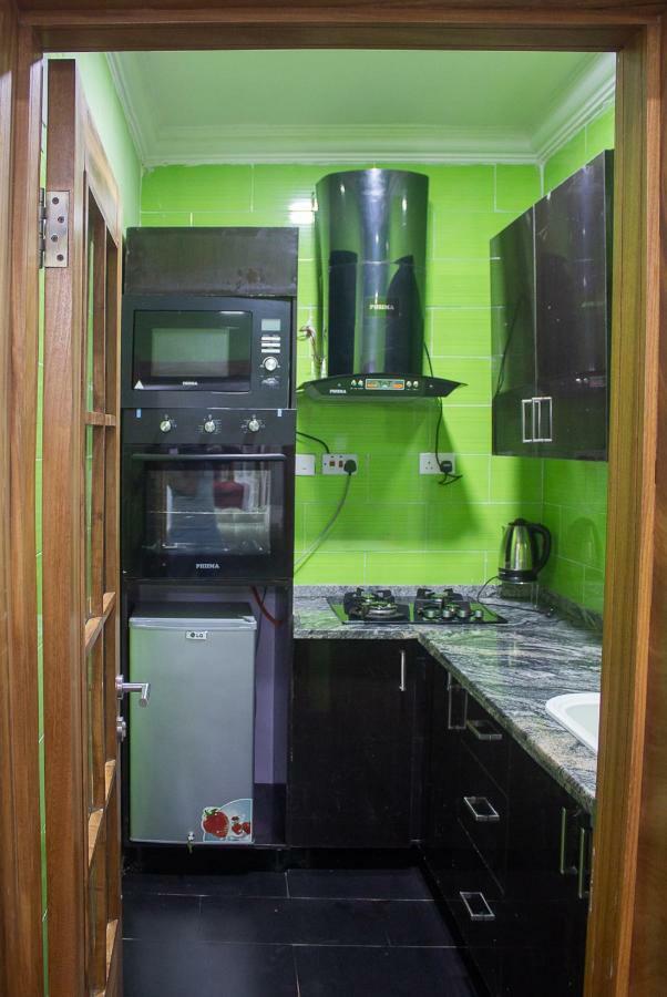 24/7 Luxury Apartment Лагос Екстериор снимка