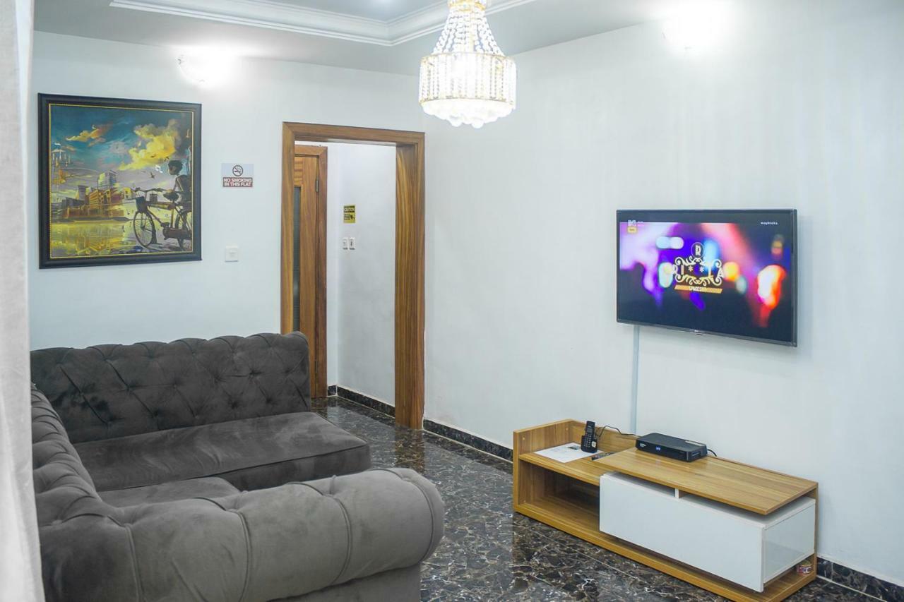24/7 Luxury Apartment Лагос Екстериор снимка